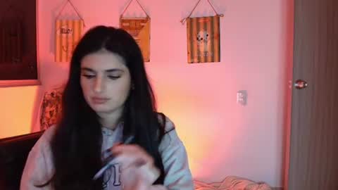 Snapshot of hollyshit_ chatting on 24, 6, 2026 hollyshit_ online show from 24, 6, 2026