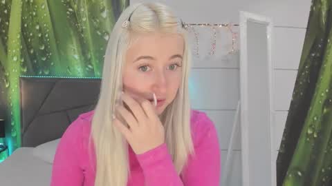 HollyTaillor online show from 4, 2, 2026