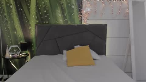 HollyTaillor online show from 3, 4, 2026