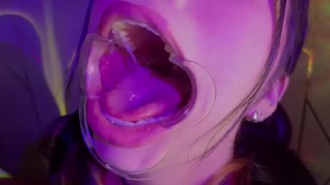 holly online show from 10, 2, 2026