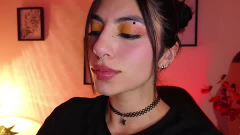 Snapshot of hollyxx_ chatting on 6, 5, 2026 holly online show from 6, 5, 2026
