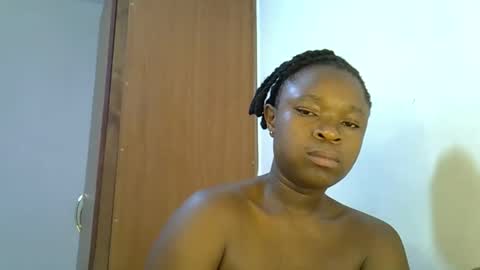 holy_ebony online show from 12, 5, 2026
