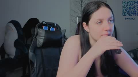 Snapshot of holy_kveta chatting on 7, 5, 2026 Kviki online show from 7, 5, 2026