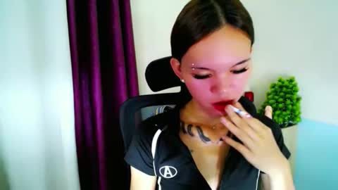 Snapshot of holy_maxine chatting on 3, 2, 2026 holy_maxine online show from 3, 2, 2026