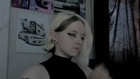 Snapshot of holy_mistresss chatting on 8, 5, 2026 holy_mistresss online show from 8, 5, 2026