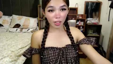 Snapshot of holy_molly1 chatting on 5, 5, 2026 holy_molly1 online show from 5, 5, 2026