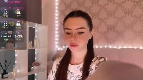 Mia online show from 4, 12, 2025