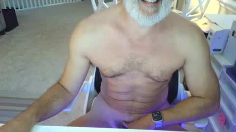 Snapshot of holymoses8 chatting on 6, 8, 2026 holymoses8 online show from 6, 8, 2026