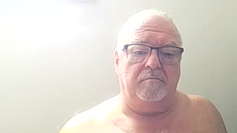 Snapshot of homiam2 chatting on 29, 3, 2026 HairyDad online show from 29, 3, 2026