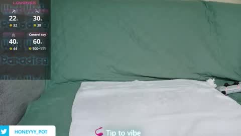 Snapshot of honeeyyy_pot chatting on 18, 5, 2026 Honey online show from 18, 5, 2026