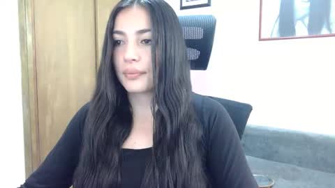 Snapshot of honey_aynur chatting on 18, 4, 2026 Honey Aynu online show from 18, 4, 2026