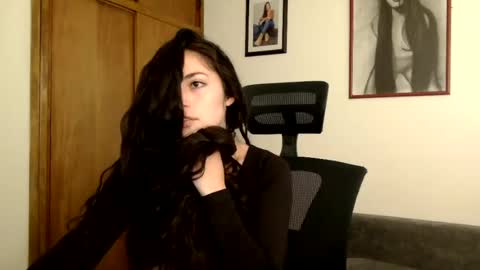 Snapshot of honey_aynur chatting on 12, 6, 2026 Honey Aynu online show from 12, 6, 2026