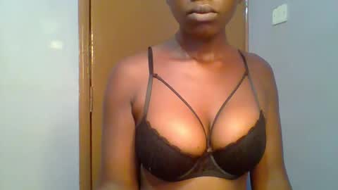 honey_beb online show from 20, 2, 2025