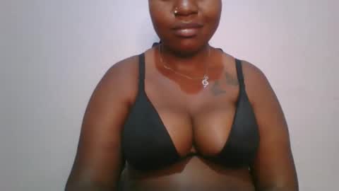 honey_beb online show from 28, 9, 2025
