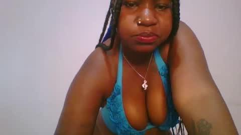 honey_beb online show from 6, 11, 2025