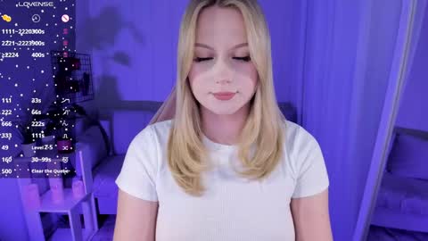 Snapshot of honey_blondee chatting on 21, 5, 2026 Tammy online show from 21, 5, 2026