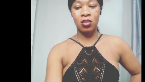 Snapshot of honey_dollxx chatting on 7, 8, 2026 Flora online show from 7, 8, 2026