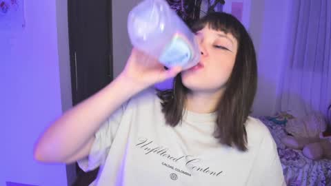 Snapshot of honey_hoe chatting on 22, 12, 2024 Lau online show from 22, 12, 2024