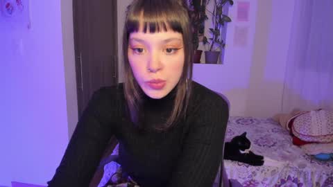 Snapshot of honey_hoe chatting on 4, 1, 2025 Lau online show from 4, 1, 2025
