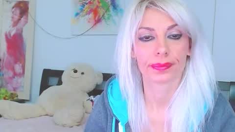 honey_lara online show from 18, 1, 2026