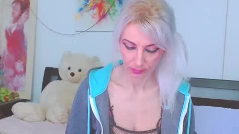 honey_lara online show from 6, 3, 2026