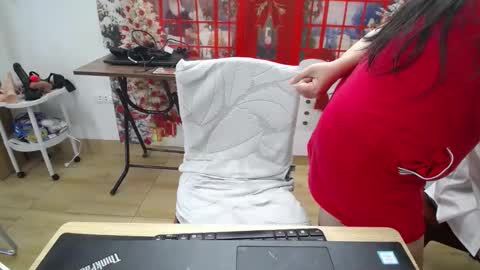 honeybaby2k online show from 2, 12, 2025