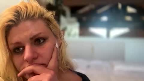 Snapshot of honeybuhnny chatting on 25, 2, 2026 honeybuhnny online show from 25, 2, 2026