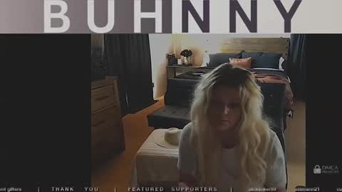 Snapshot of honeybuhnny chatting on 25, 5, 2026 honeybuhnny online show from 25, 5, 2026