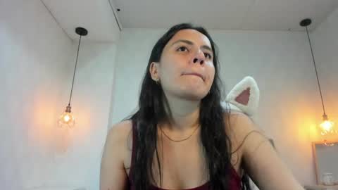 Snapshot of honeybuu_ chatting on 13, 7, 2026 Emily online show from 13, 7, 2026
