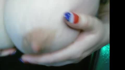 Snapshot of honeychambers chatting on 1, 7, 2026 honeychambers online show from 1, 7, 2026