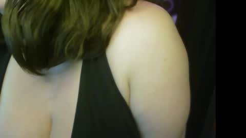 Snapshot of honeychambers chatting on 4, 8, 2026 honeychambers online show from 4, 8, 2026