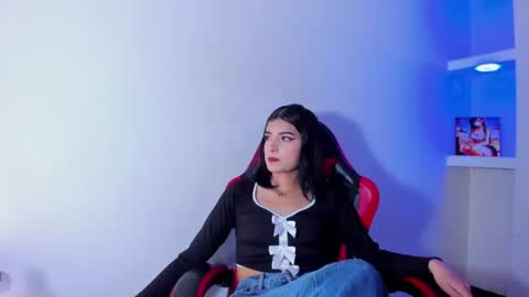 Snapshot of honeyluxe_ chatting on 11, 7, 2026 HONEY LUXE online show from 11, 7, 2026
