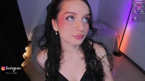 Snapshot of honeymoontea chatting on 12, 5, 2026 online show from 12, 5, 2026