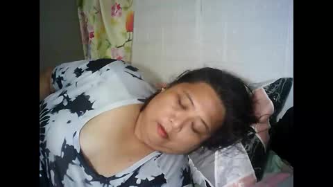 Snapshot of honeyvonz chatting on 4, 4, 2026 Merry online show from 4, 4, 2026