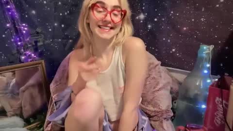 Emi Rose online show from 22, 2, 2025