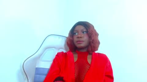 Snapshot of hoot_emily chatting on 18, 7, 2026 Emily online show from 18, 7, 2026