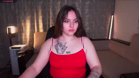 Snapshot of hoot_owl_cb chatting on 18, 6, 2026 Karina online show from 18, 6, 2026