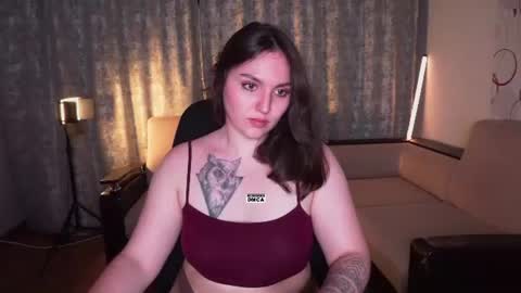 Snapshot of hoot_owl_cb chatting on 21, 6, 2026 Karina online show from 21, 6, 2026