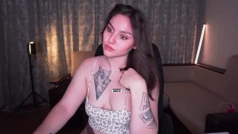 Snapshot of hoot_owl_cb chatting on 1, 7, 2026 Karina online show from 1, 7, 2026