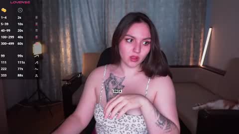 Snapshot of hoot_owl_cb chatting on 18, 7, 2026 Karina online show from 18, 7, 2026