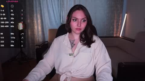 Snapshot of hoot_owl_cb chatting on 20, 7, 2026 Karina online show from 20, 7, 2026