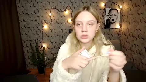 Snapshot of hope_happyyy chatting on 4, 3, 2025 hope happyyy online show from 4, 3, 2025