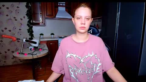 Snapshot of hope_happyyy chatting on 10, 11, 2025 hope happyyy online show from 10, 11, 2025