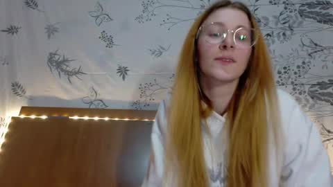 Snapshot of hoperosie chatting on 30, 4, 2026 Bellatrix Ira online show from 30, 4, 2026