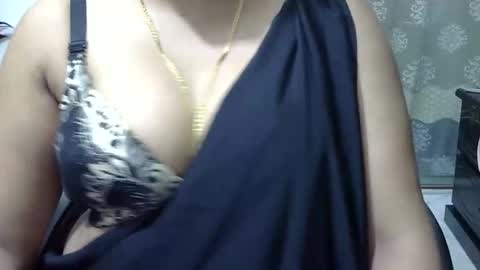 Snapshot of horneydesibaby chatting on 9, 11, 2025 horneydesibaby online show from 9, 11, 2025