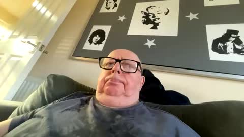 Cum suck Me off online show from 2, 4, 2026