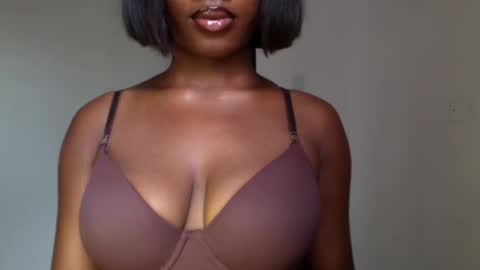Snapshot of horny_goddess_delilah chatting on 13, 5, 2026 delilah online show from 13, 5, 2026