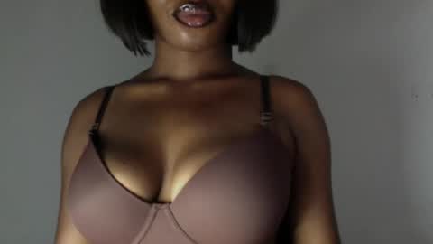 Snapshot of horny_goddess_delilah chatting on 26, 5, 2026 delilah online show from 26, 5, 2026