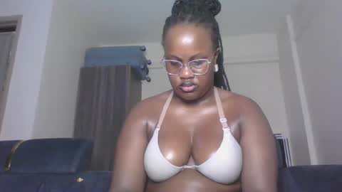Snapshot of horny_sexxy_babe chatting on 2, 7, 2026 Lucy online show from 2, 7, 2026