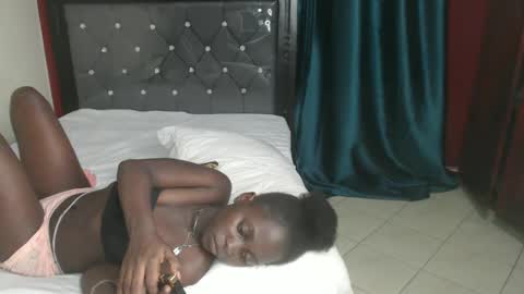 Snapshot of hornybella4 chatting on 18, 1, 2025 Bella online show from 18, 1, 2025